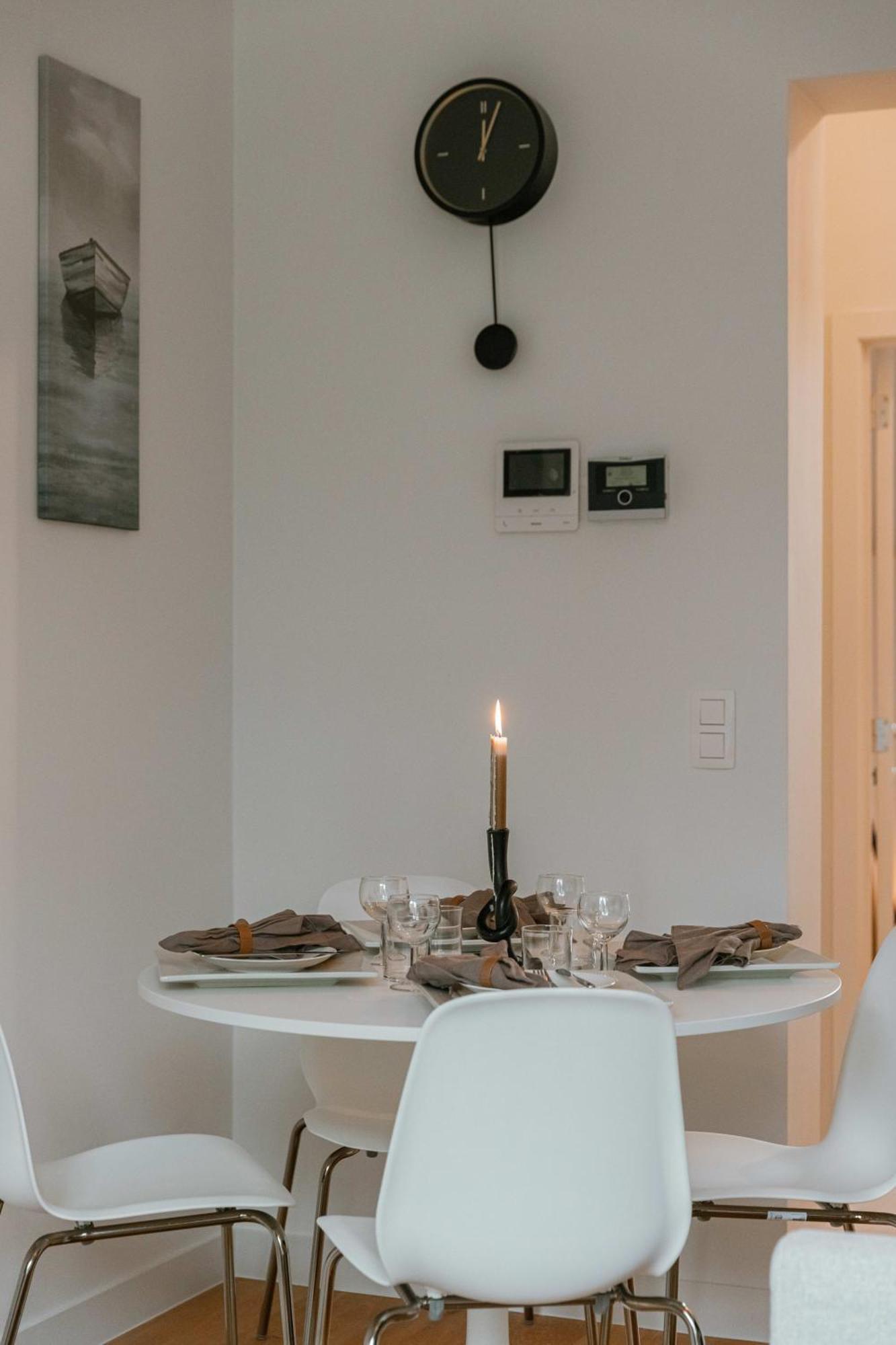 Huswell - Charming Just Steps From The Beach.